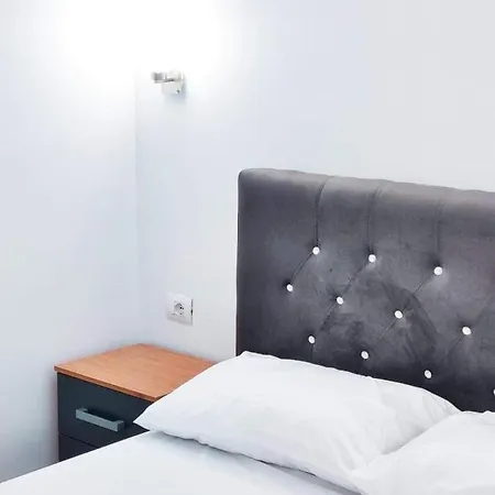 Aparthotel La Luna Sarande